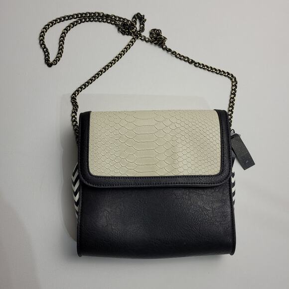 NWT Crossbody Bag Purse Textured Black White Detachable Chain Strap Small - Picture 1 of 13